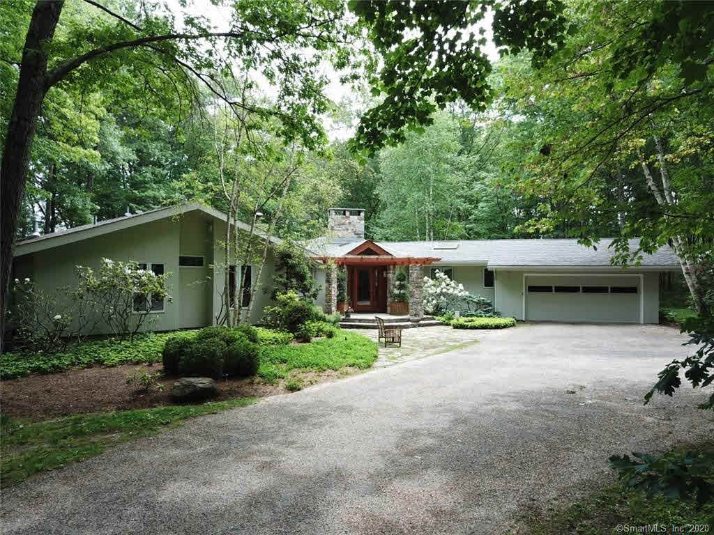 Building photograph for 372 UNDERMOUNTAIN ROAD